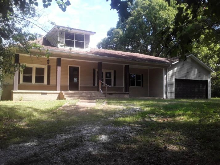 1074 County Road 204, Blue Springs, MS 38828