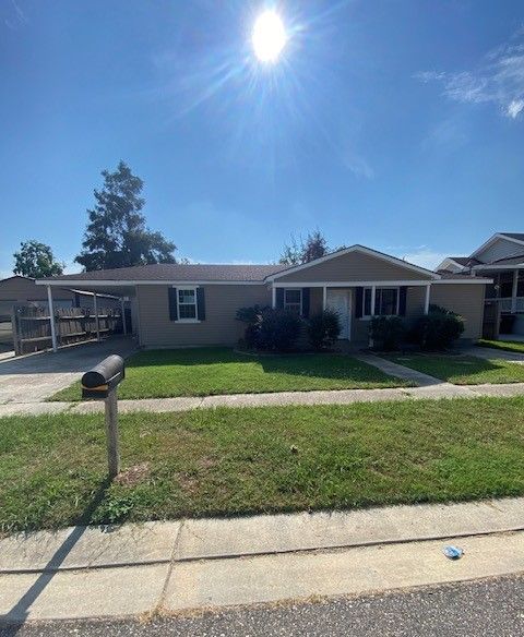 2221 Pecan Dr, Chalmette, LA 70043