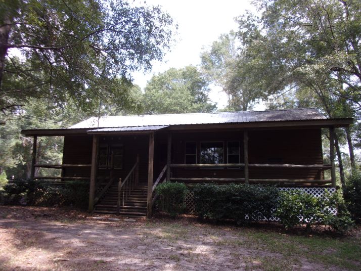116 Fountain Lake Rd, Lucedale, MS 39452