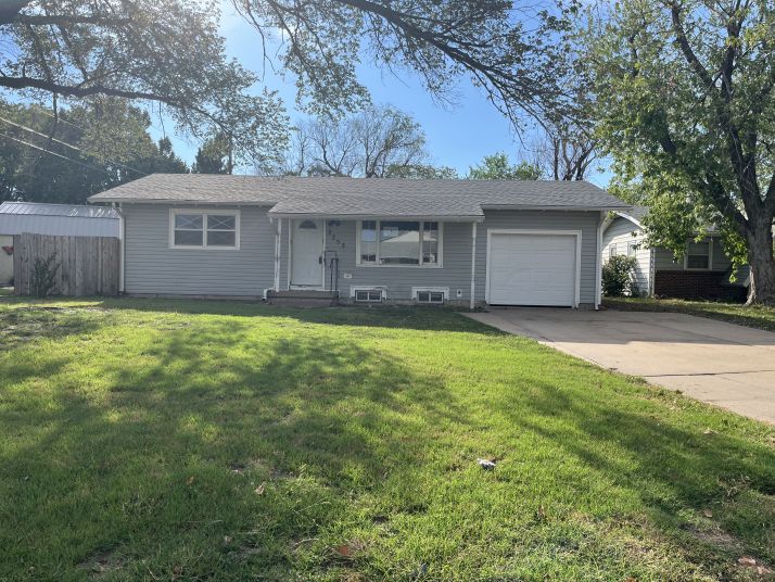 2253 S Osage St, Wichita, KS 67213