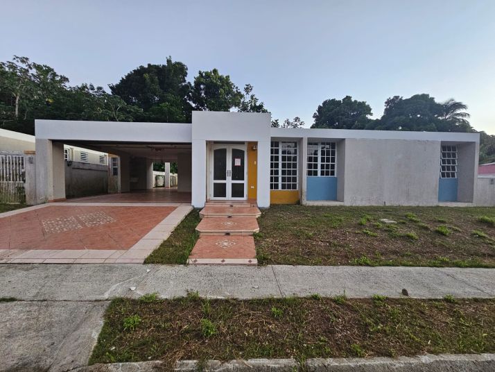 A-26 Tulipan St, Rio Grande, PR 00745