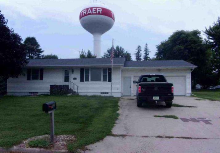 702 CRESTVIEW DR, Traer, IA 50675