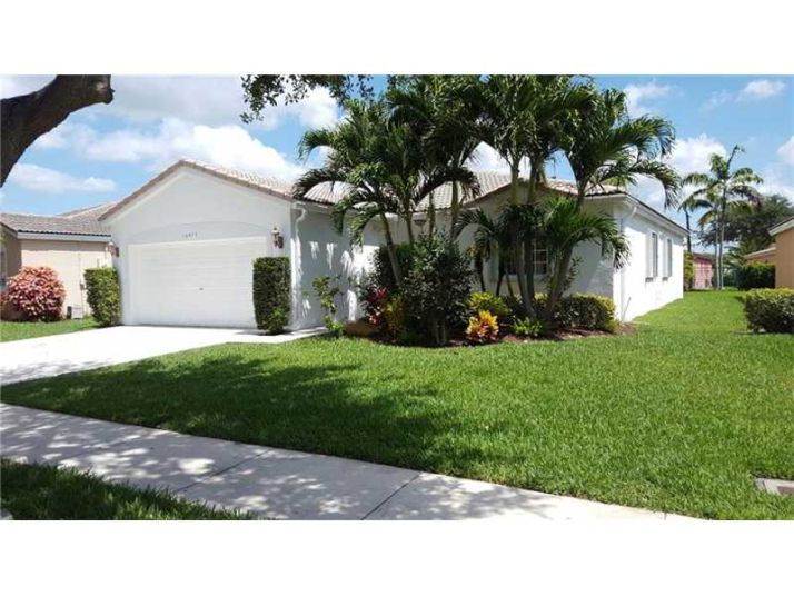 10413 SW 24th St, Hollywood, FL 33025