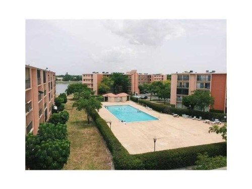 8540 N Sherman Cir # 206, Hollywood, FL 33025