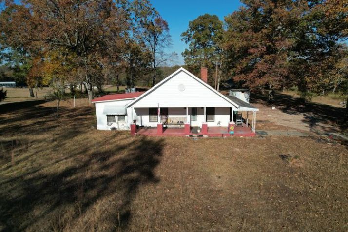 393 WOODS FARM RD, Chesnee, SC 29323