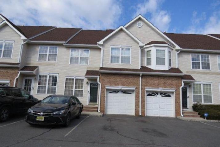 3 GALLOP LN #303, Somerset, NJ 08873