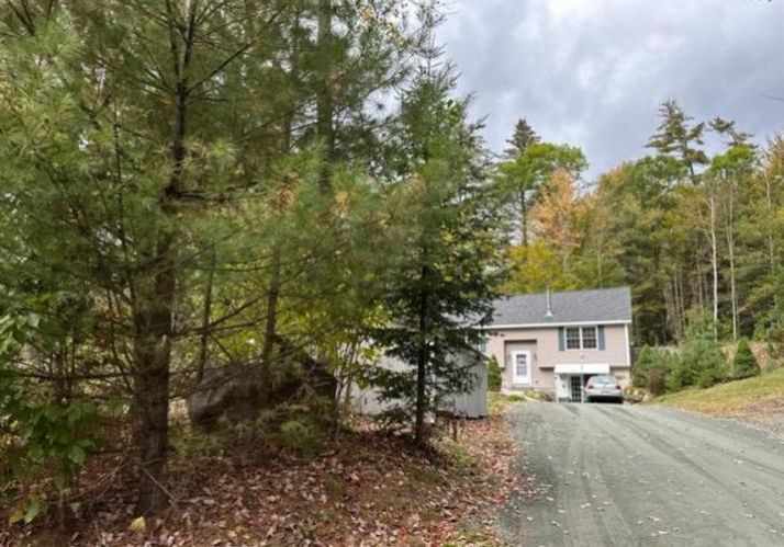 37 DANIELS RD, Bristol, NH 03222